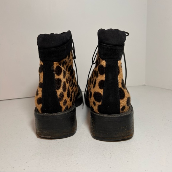 Stuart Weitzman Booties Size 9 Cheetah Print Boot - Picture 3 of 12